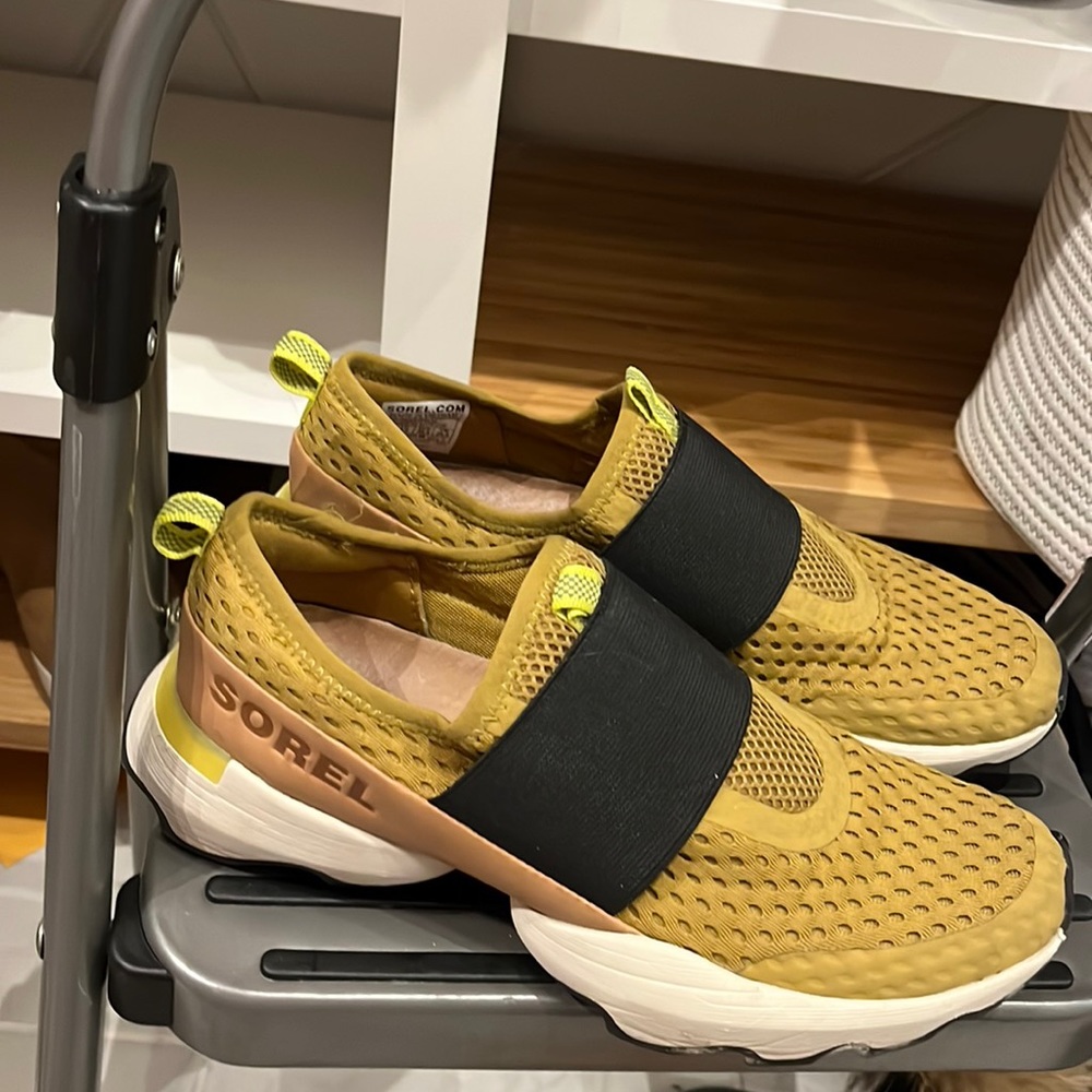 Sorel gym shoes